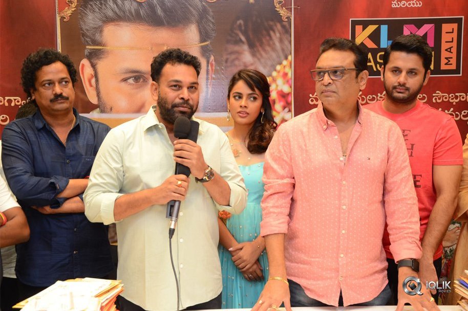 Srinivasa-Kalyanam-Team-at-KLM-Fashion-Mall